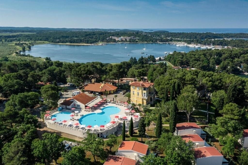 Zdjęcie Apartments Bellevue Plava Laguna 4*