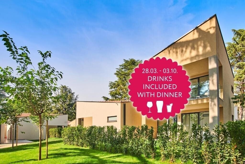 Отель Village Laguna Park 4*