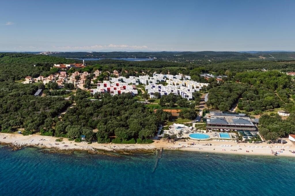 Готель Amarin Resort Apartments 4*