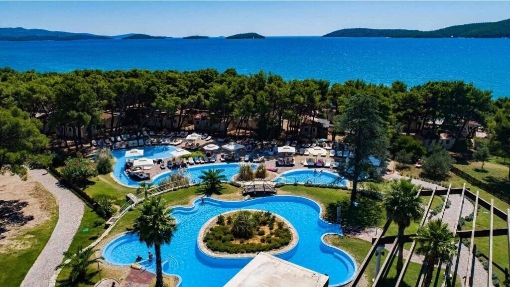Готель Amadria Park Niko 3*