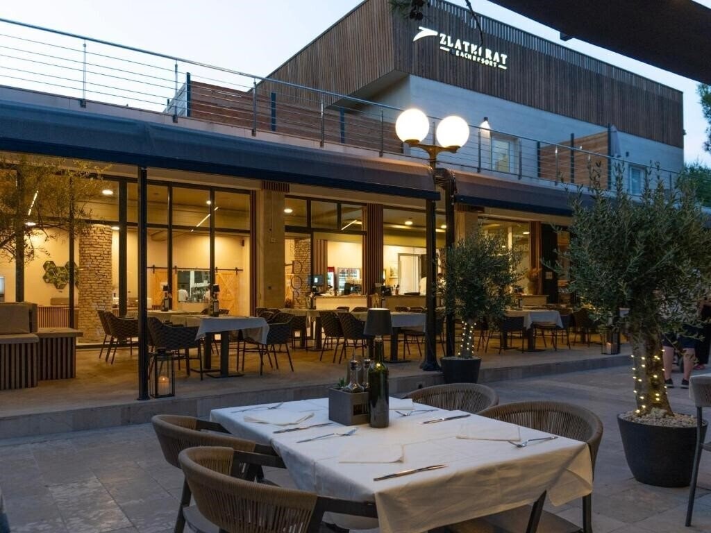 Фотография Zlatni Rat Beach Hotel 3*