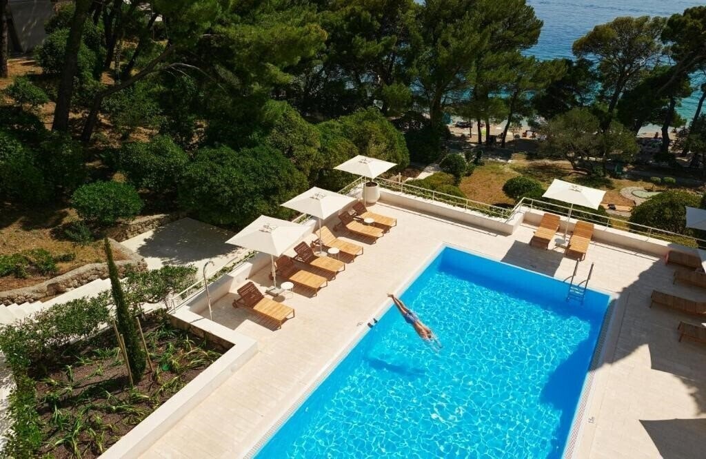 Готель Bluesun Hotel Maestral 3*