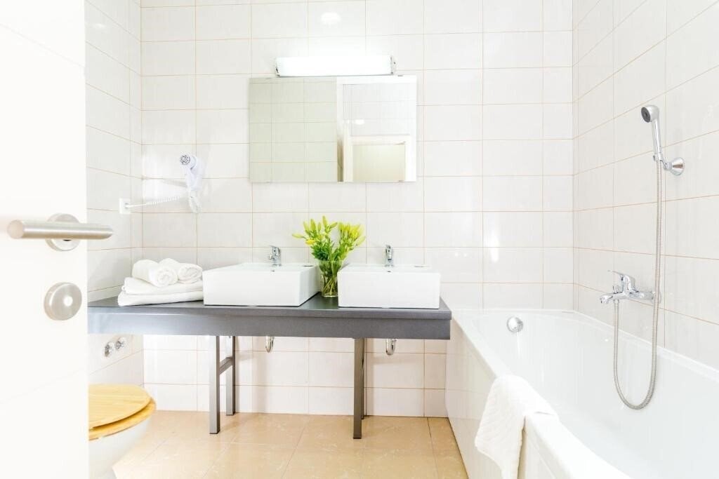 Zdjęcie Split Inn 3*