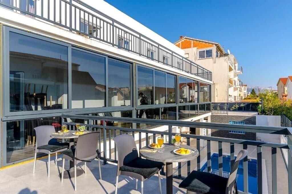 Zdjęcie Villa All Saints 3*