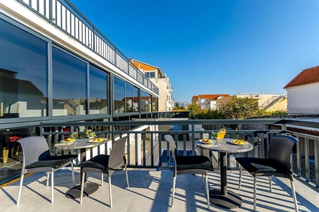 Zdjęcie Villa All Saints 3*