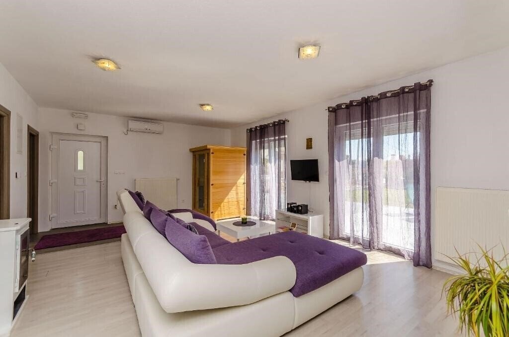 Zdjęcie App & House Christine 3*