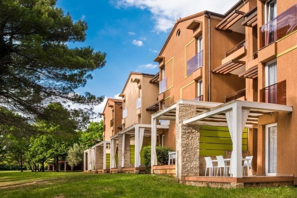 Отель Apartments Sol Stella For Plava Laguna 3*