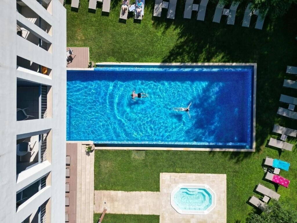 Отель Salona Palace 4*