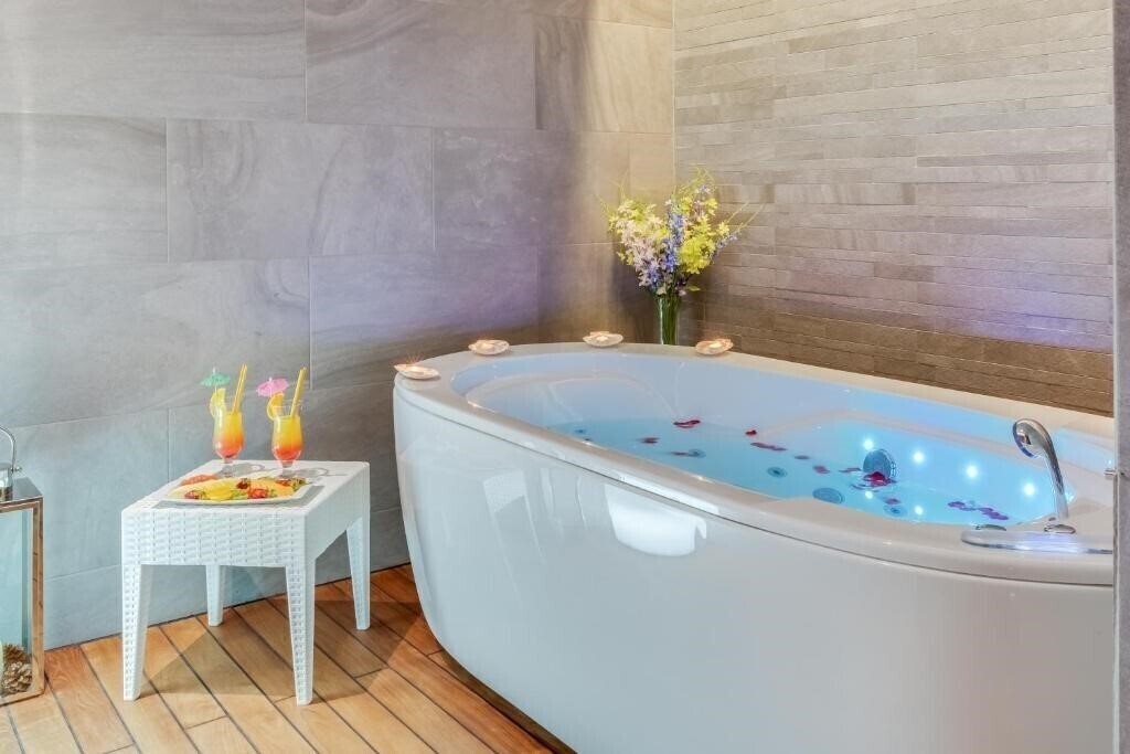 Zdjęcia Petrcane Pinija 4*