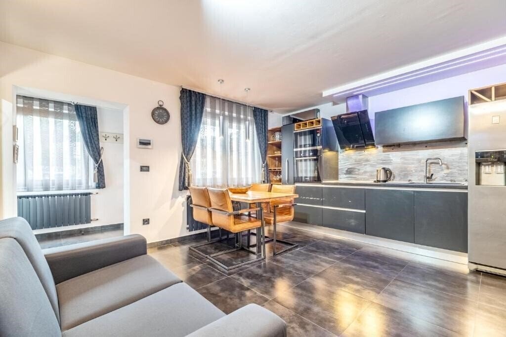 Zdjęcie Log In Rooms 4*