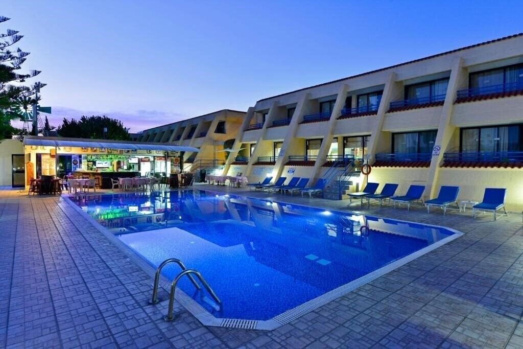 Zdjęcie Napa Prince Hotel Apts 3*