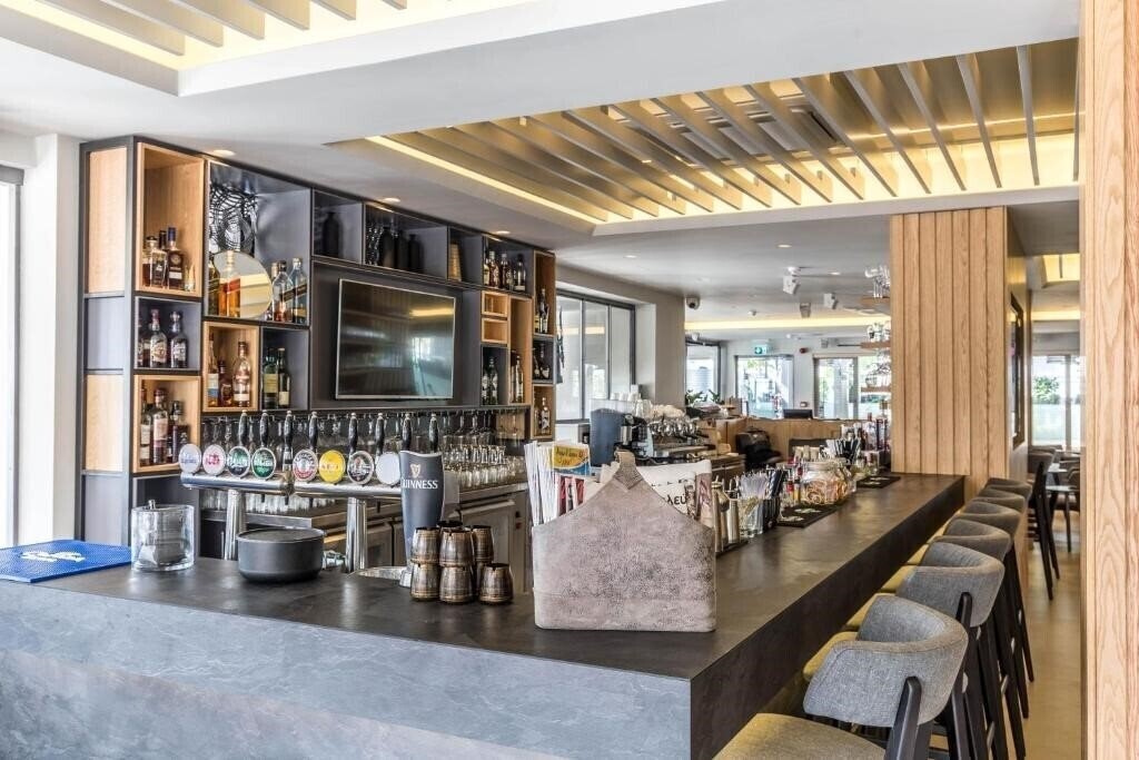 Картинка Vias Hotel Apartments 2*