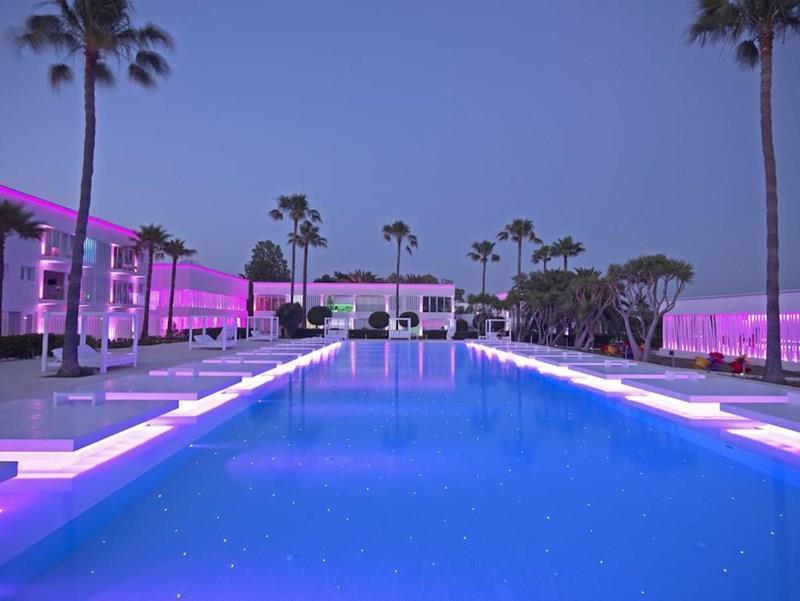 Зображення So White Boutique Suites 4*