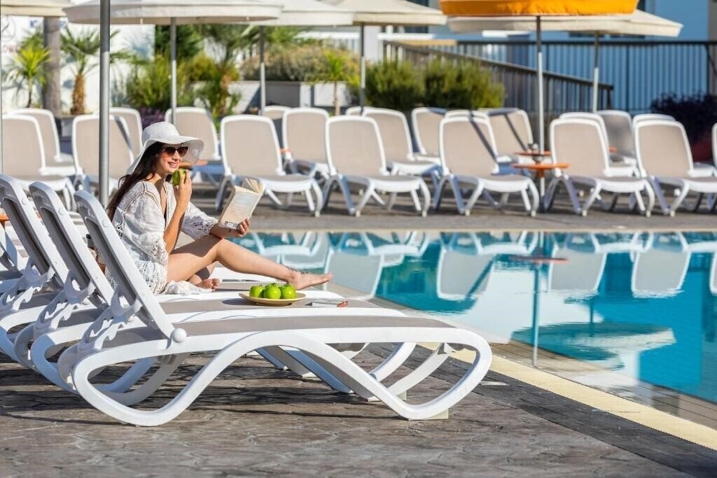 Hotel Christabelle Hotel Apartments 3*