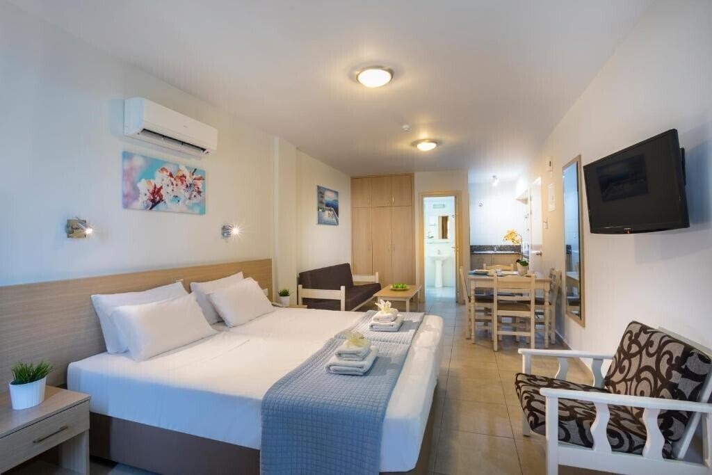 Zdjęcie Christabelle Hotel Apartments 3*