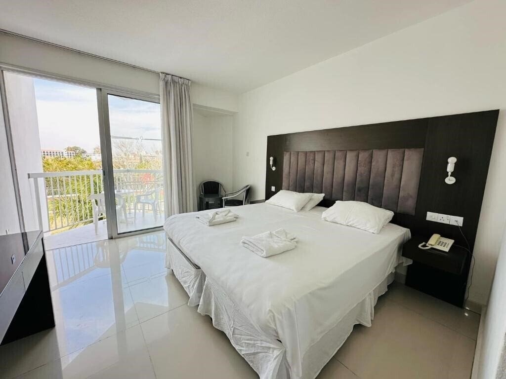 Фото Napa Jay 3*