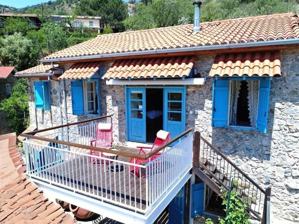 Готель Kalopanayiotis Cottage 3*