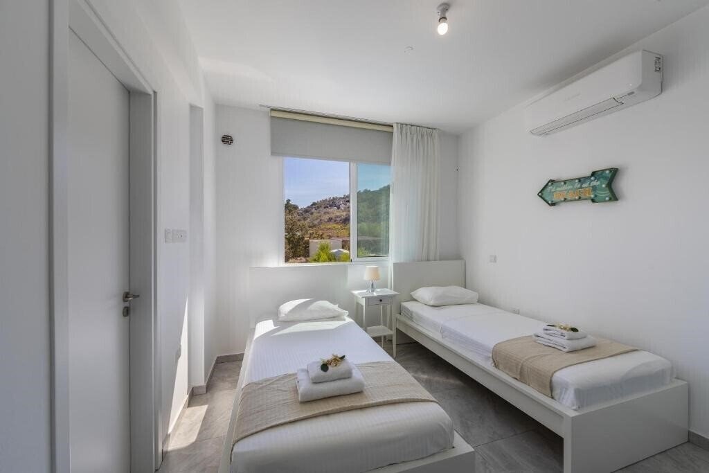 Фото Protaras Villa Araella 3*