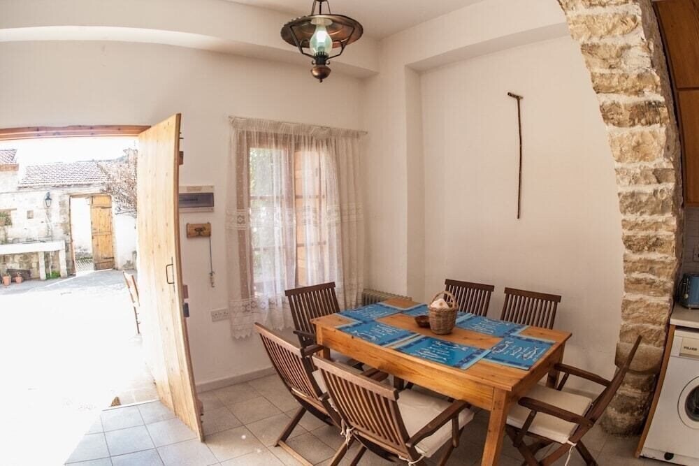 Отель Angelis Traditional Village House 3*