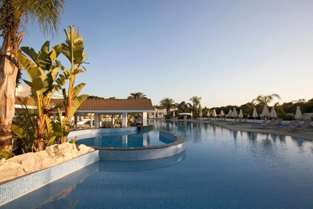 Готель Christofinia Hotel 4*