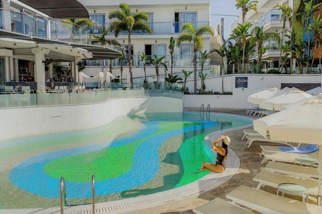 Готель Tasia Maris Oasis 4*