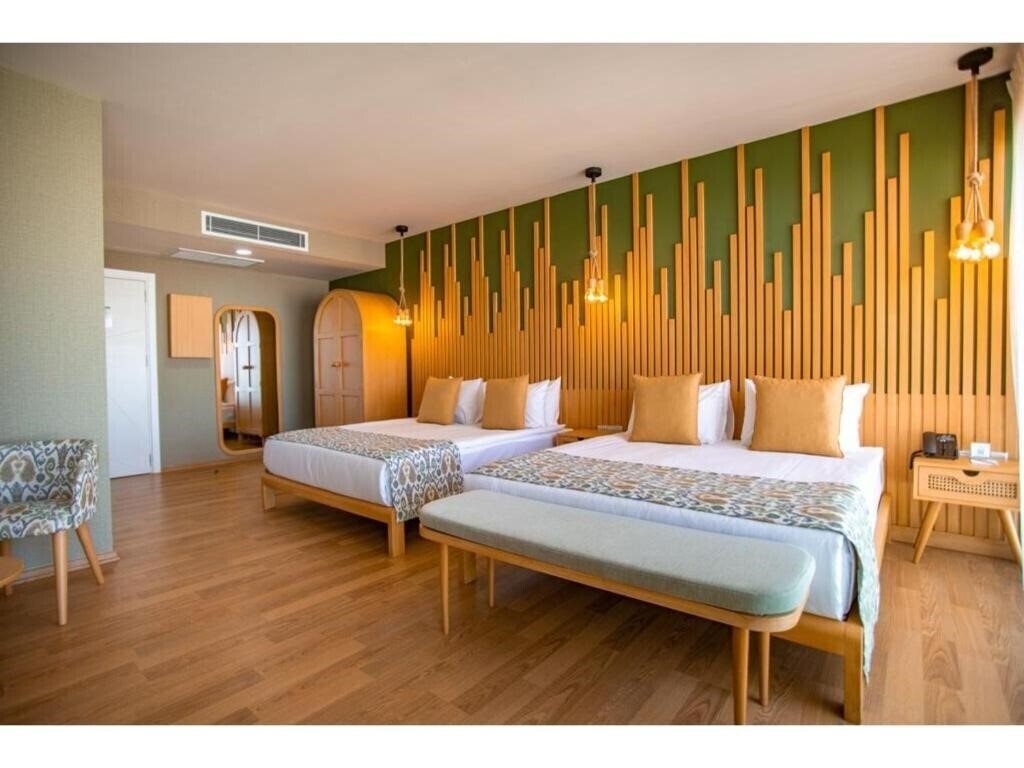 Готель La Terrazza Hotel 5*