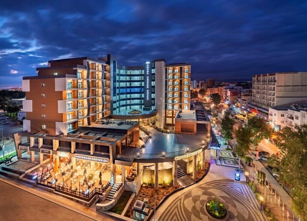 Готель Novel Centre Point Hotel 3*