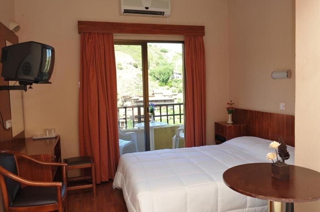 Obraz Ekali Hotel 3*