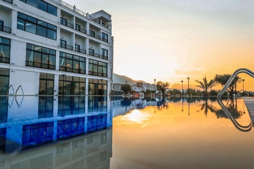 Hotel Mc Palace 4*