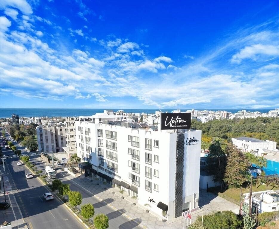 Отель Uptown Buyuk Anadolu Girne 3*
