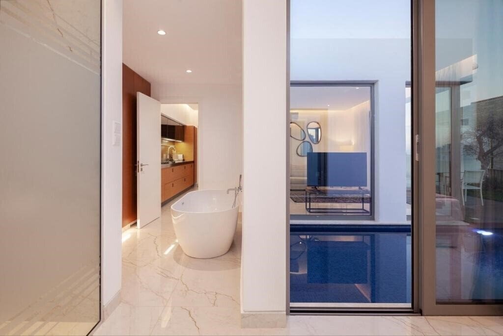 Zdjęcie White Pearl Hotel 3*