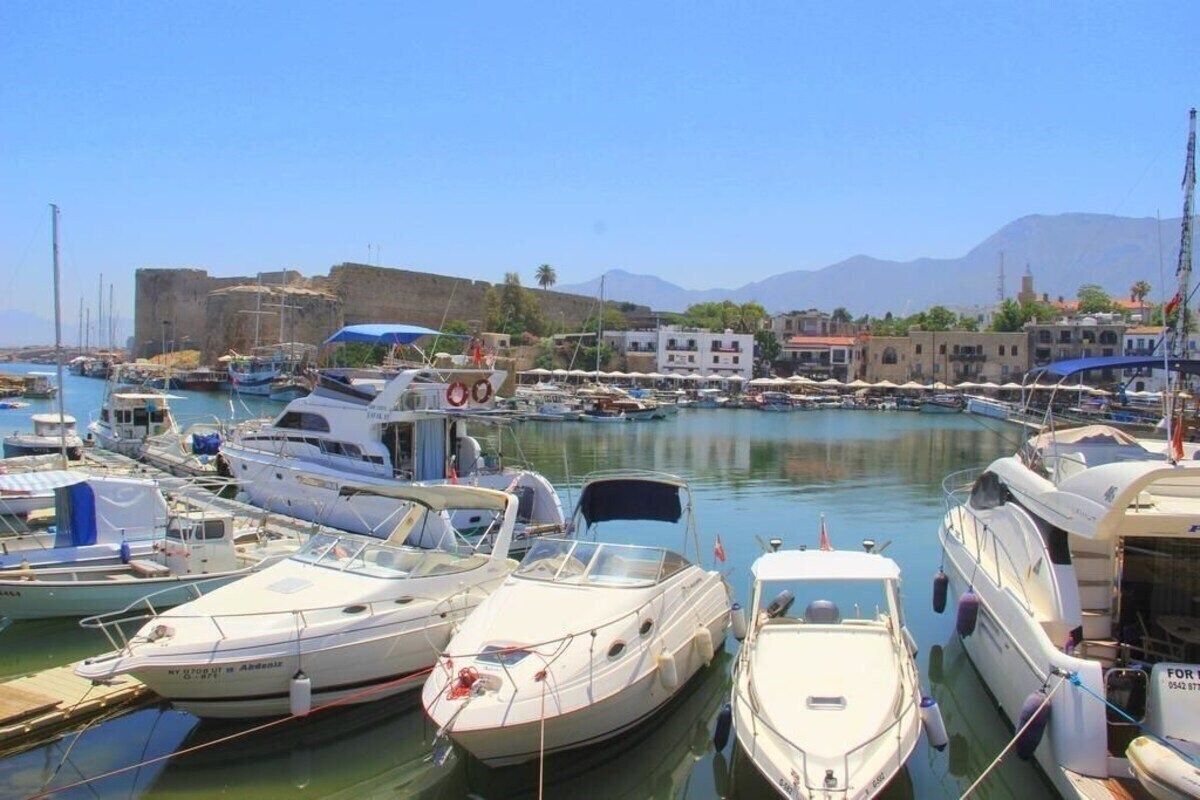 Фото Breeze Flora Hotel 2*