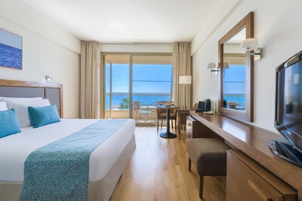Zdjęcie Golden Bay Beach Hotel 5*