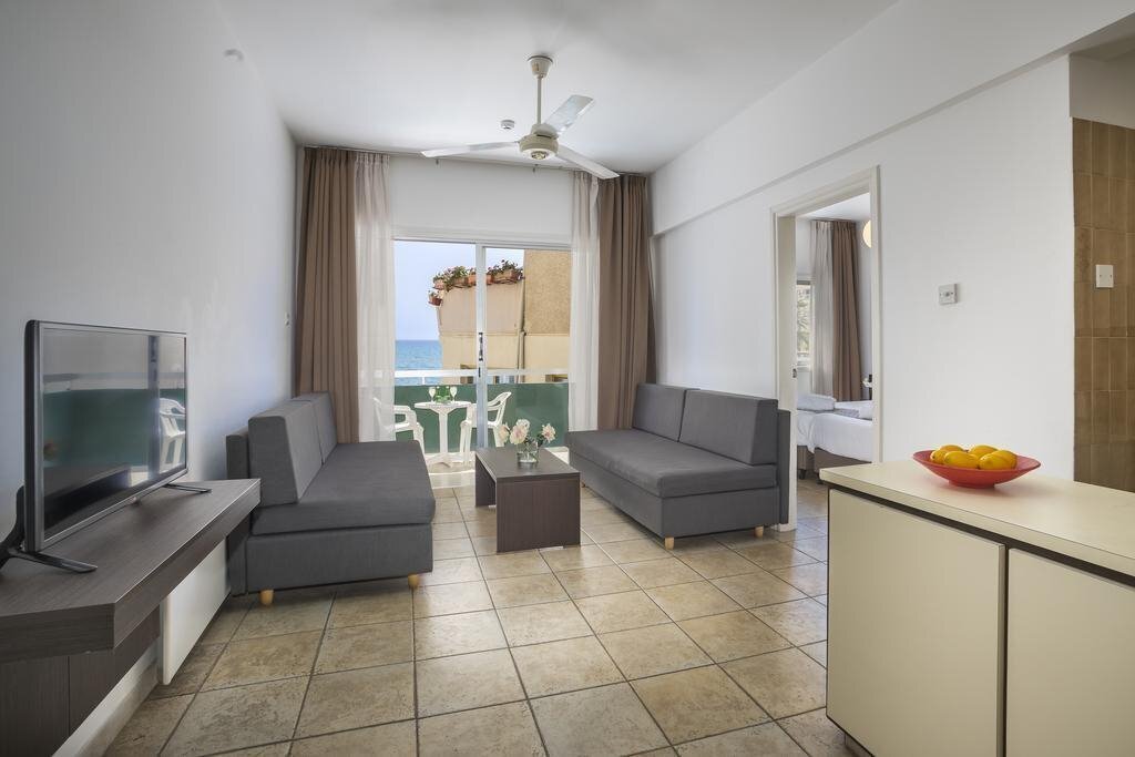 Zdjęcie Costantiana Beach Hotel Apts 3*