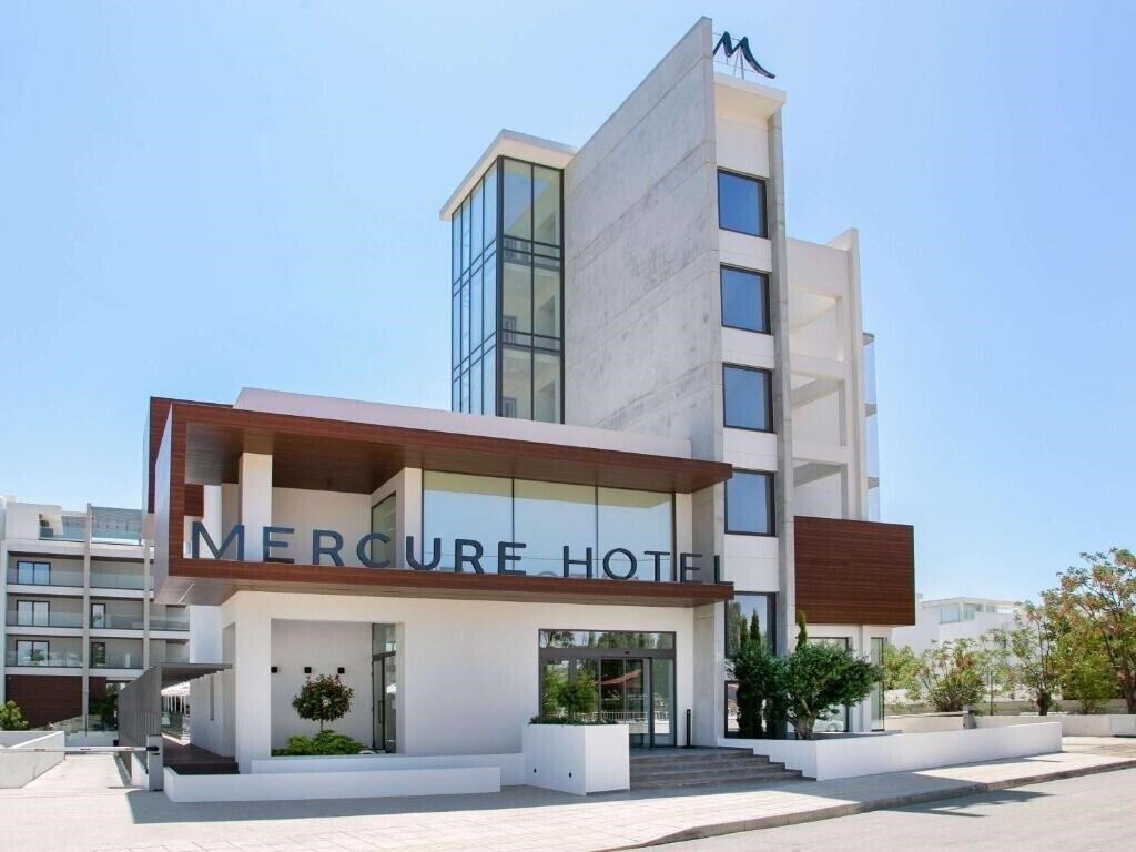 Zdjęcie Mercure Larnaca Beach Resort 4*