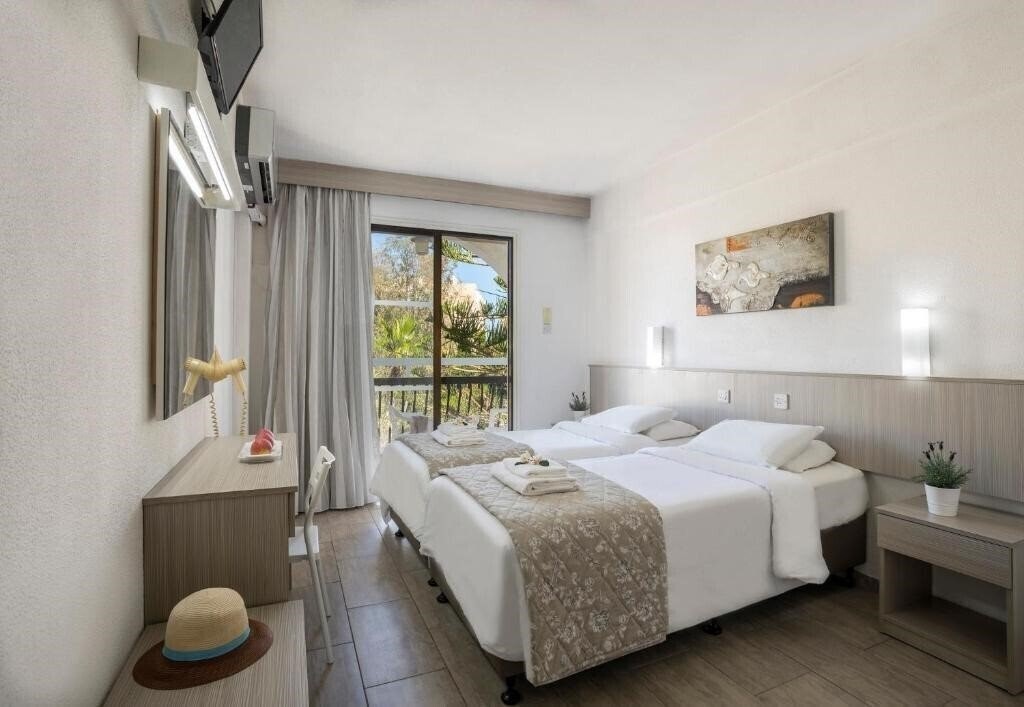 Фотографія Cactus Hotel 2*