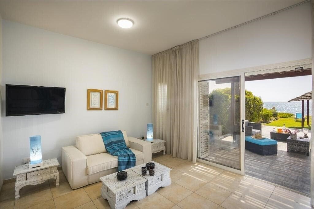 Zdjęcie Meneou Villas 4*