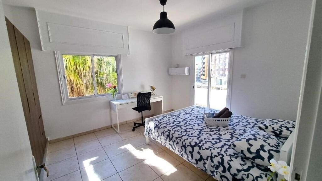 Zdjęcia Center 2BR Apt W/ Parking & 250m Walk From Beach 2*