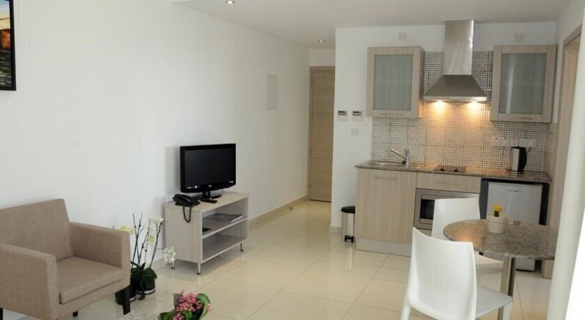 Фотографія Frixos Hotel & Apts Cat 4*