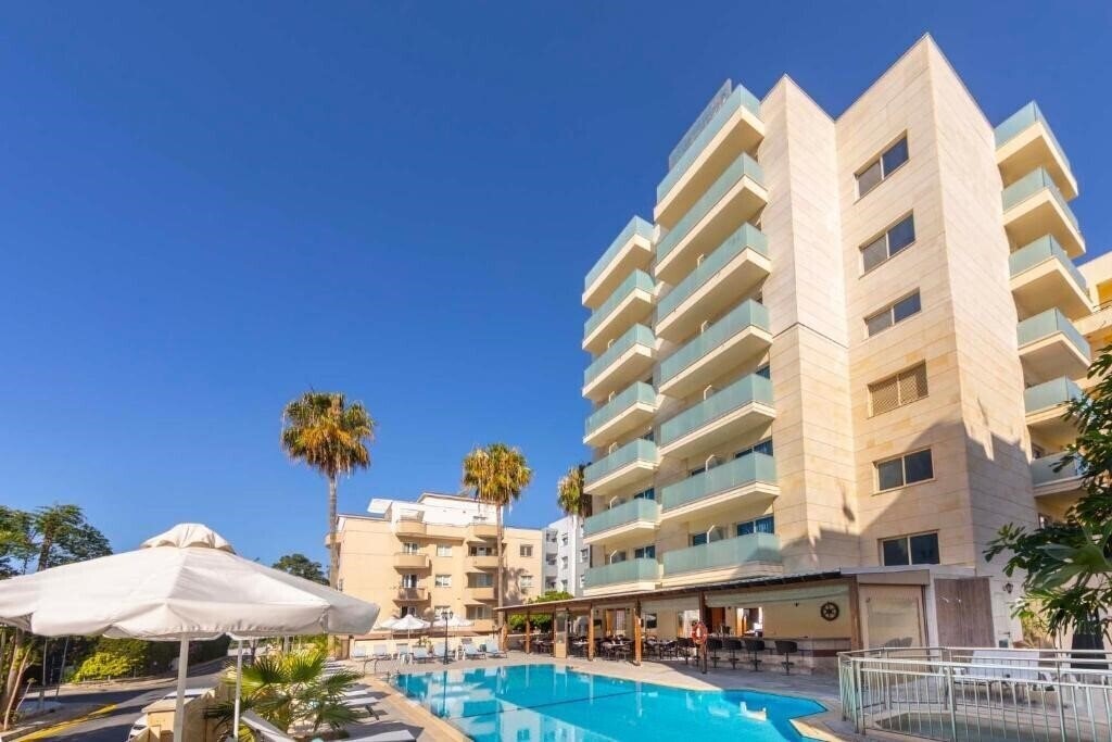 Hotel Kapetanios Limassol Hotel 3*