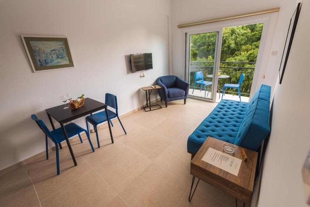 Zdjęcie Chrielka Suites 3*