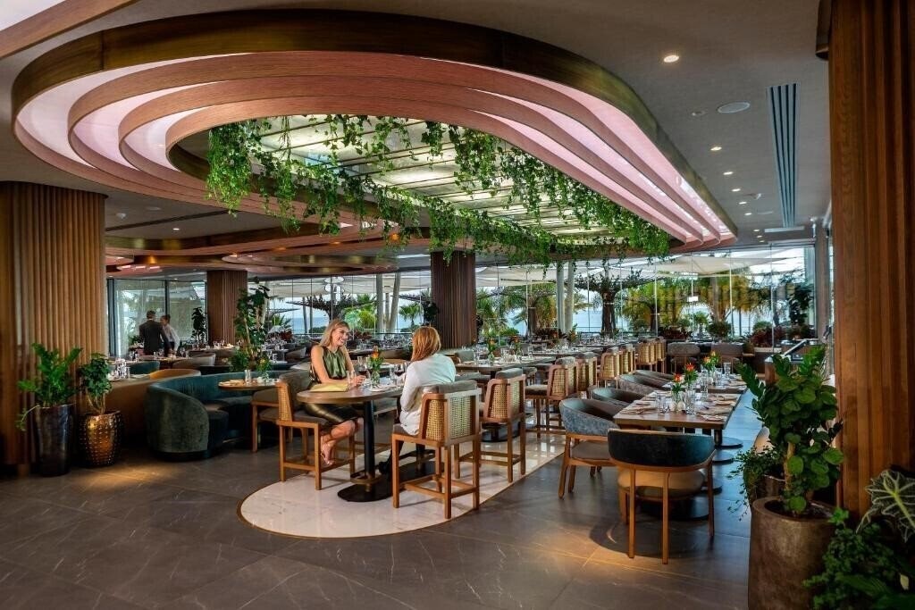 Zdjęcie Amathus Residences 5*