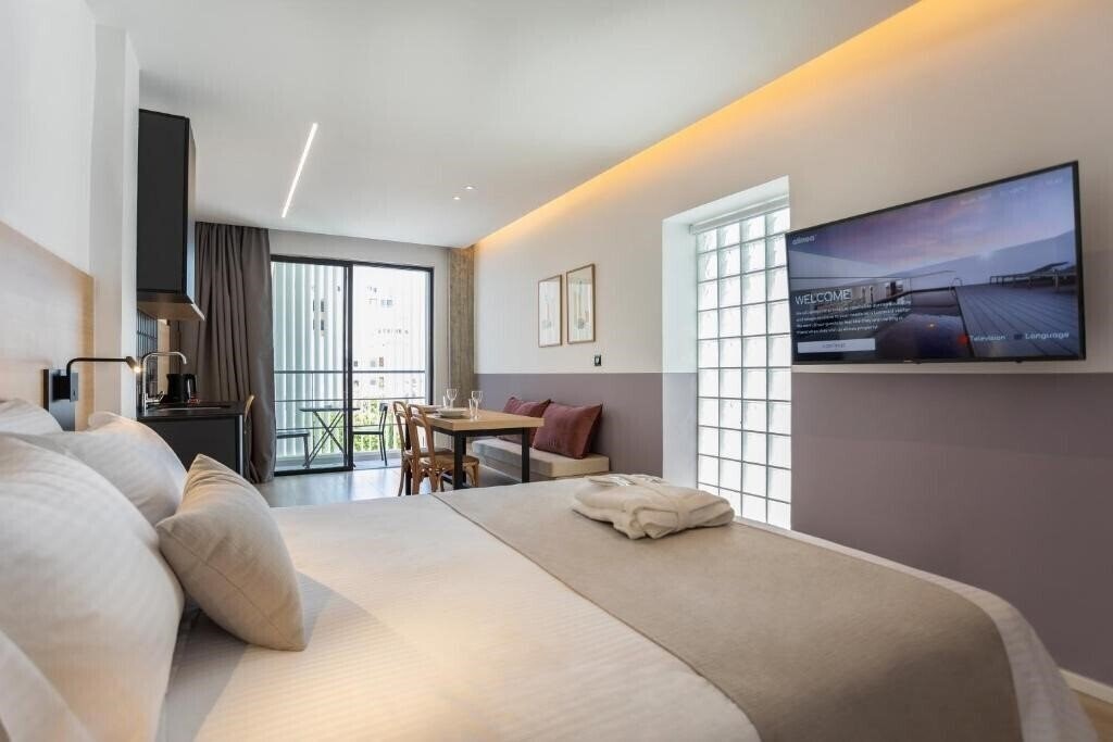 Hotel Alinea Urban Saripolou Square 4*