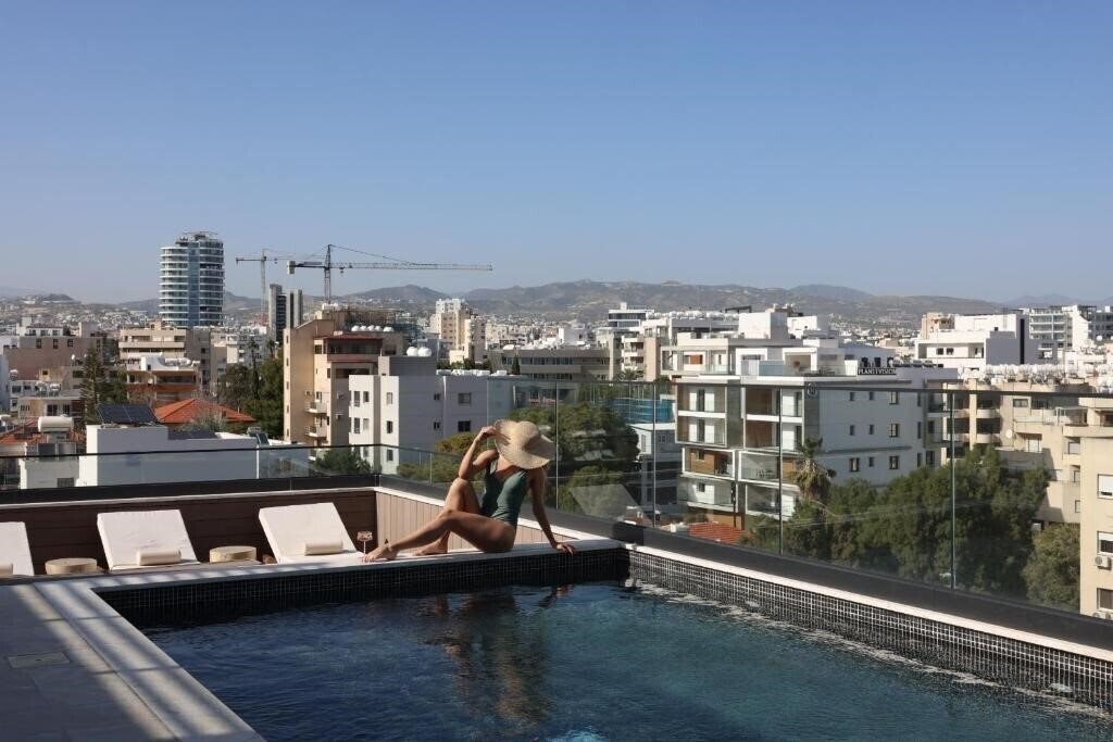 Zdjęcia White City Limassol Aparthotel 4*