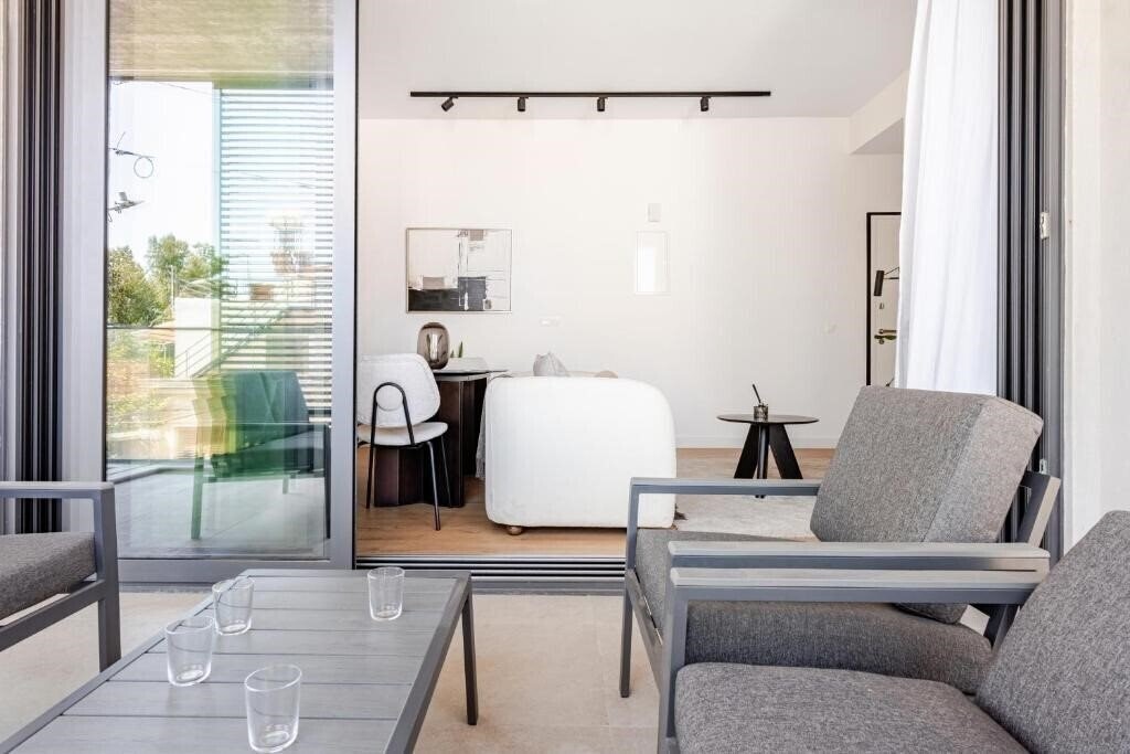 Obraz Yamas Urban Living Sunny Pool Penthouse 4*