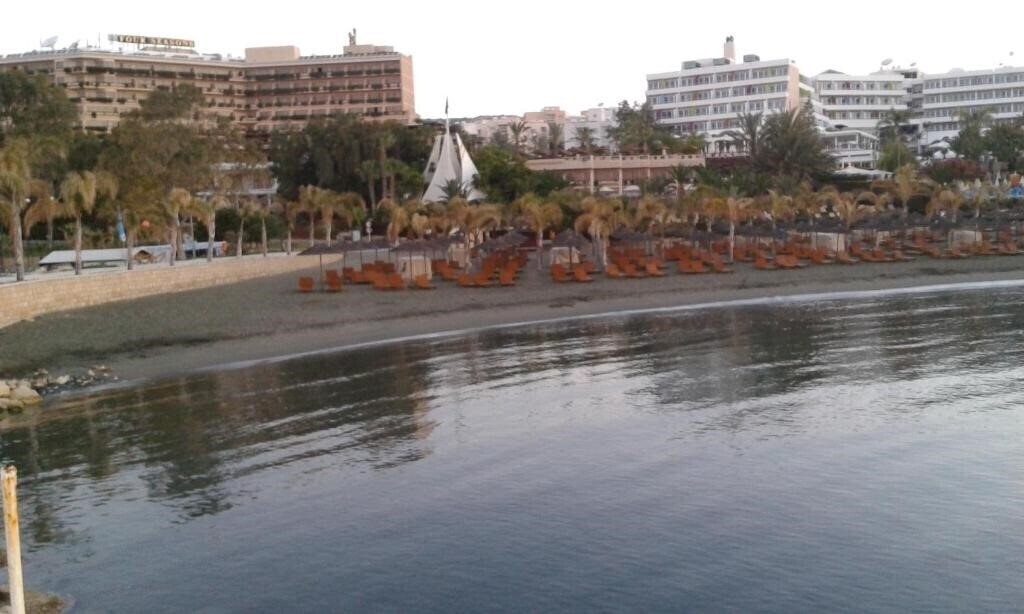 Готель Seaside Luxury Beach Apartment 4*