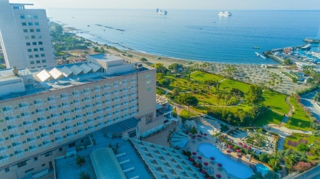 Зображення The Tower at St. Raphael Resort & Marina 5*