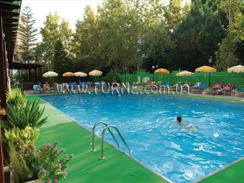 Hotel Kanika Pantheon 3*