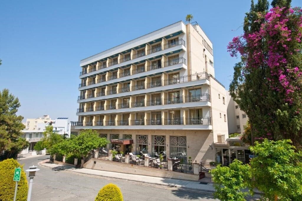 Готель Semeli Hotel Nikosia 4*