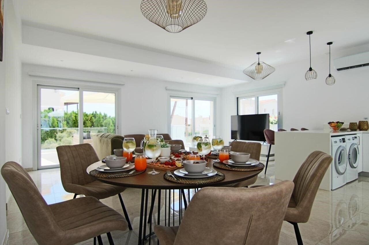 Obraz Phaedrus Living: Luxury Villa Ellison 4*